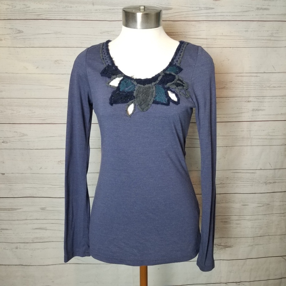 Lulumari Open Back Top - Picture 2 of 8